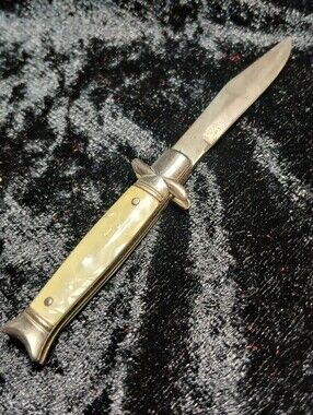 Vintage Pearl-Effect Pocket Knife with Silver Tone Bolsters